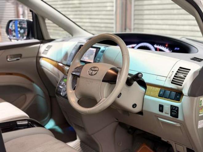 エスティマ2.4 アエラス 4WD　防錆塗装4WDTVナビETC 2400