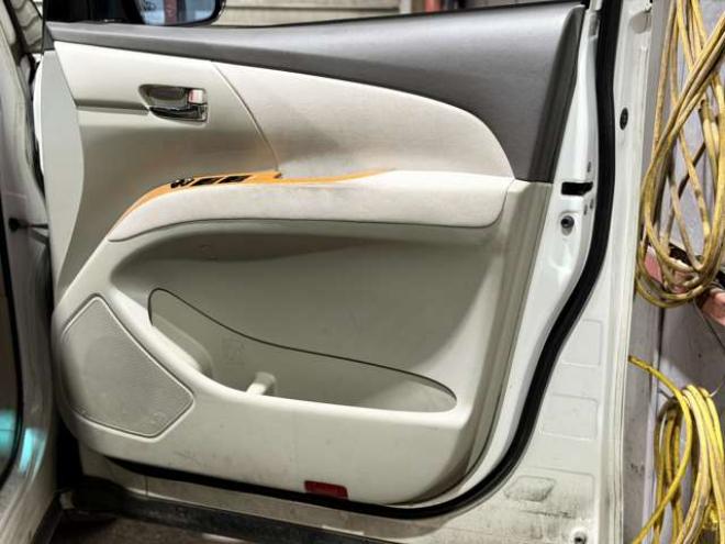 エスティマ2.4 アエラス 4WD　防錆塗装4WDTVナビETC 2400