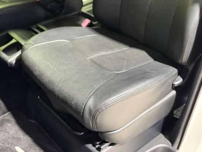 アルファード2.4 240S 4WD　防錆塗装4WDドラレコ積込タイヤ 2400