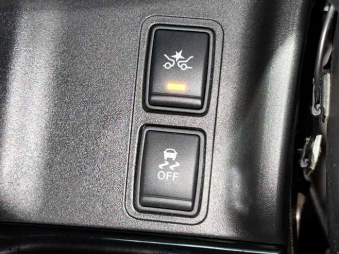 セレナ2.0 ハイウェイスター プロパイロット エディション 4WD　ユーザー買取車防錆塗装4WDドラレコTVナビBカメETC後席モニタエンスタ 2000