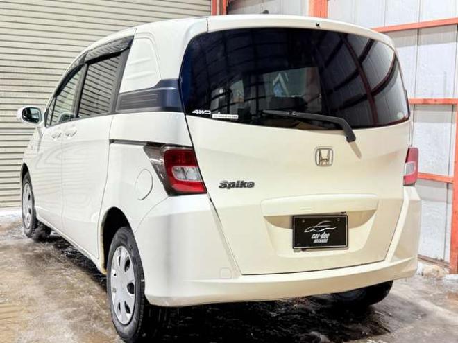 フリードスパイク1.5 G ジャストセレクション 4WD　防錆塗装4WDTVナビBカメ 1500