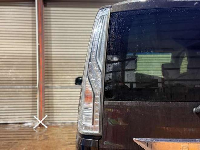 セレナ2.0 ハイウェイスター 4WD　防錆塗装4WDTVナビ 2000