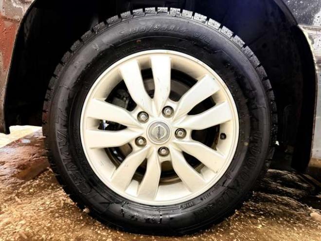 セレナ2.0 ハイウェイスター 4WD　防錆塗装4WDTVナビ 2000