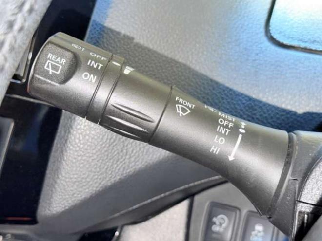 セレナ2.0 ハイウェイスター 4WD　防錆塗装4WDTVナビ 2000