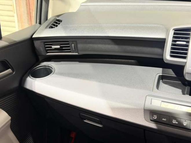 フリード1.5 G エアロ Lパッケージ 4WD　防錆塗装4WDTVナビBカメエンスタ夏冬タイヤ 1500