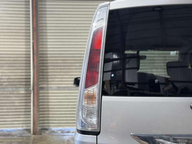 セレナ2.0 20X 4WD　防錆塗装4WDTVナビBカメETCエンスタ 2000