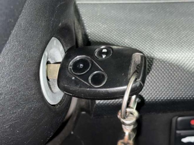 フリード1.5 G Lパッケージ 4WD　防錆塗装4WDキーレスナビ 1500