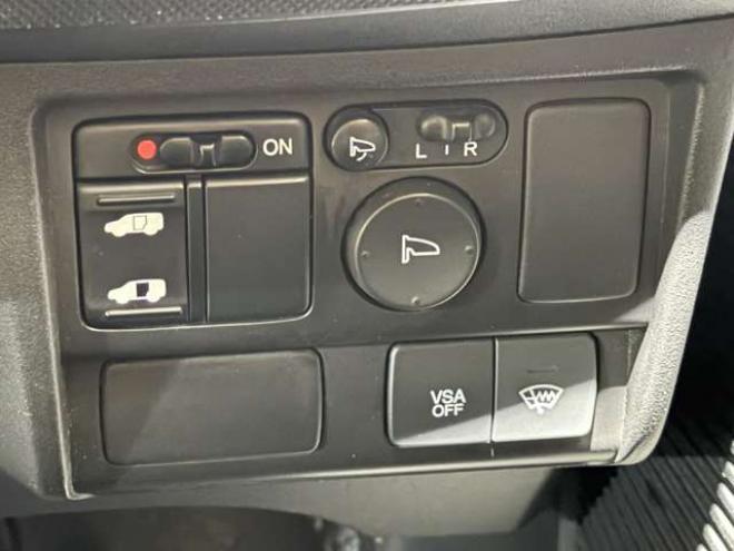 フリード1.5 G Lパッケージ 4WD　防錆塗装4WDキーレスナビ 1500