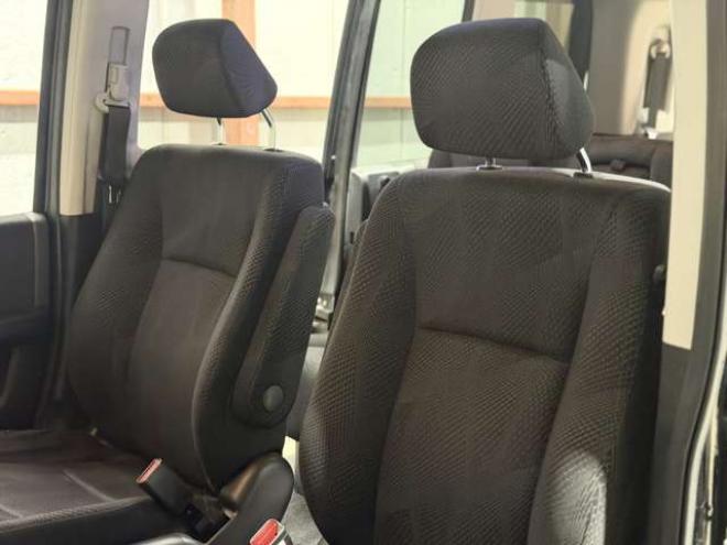 ステップワゴン2.0 スパーダ S 4WD　防錆塗装4WDTVナビBカメETC後席モニタ 2000