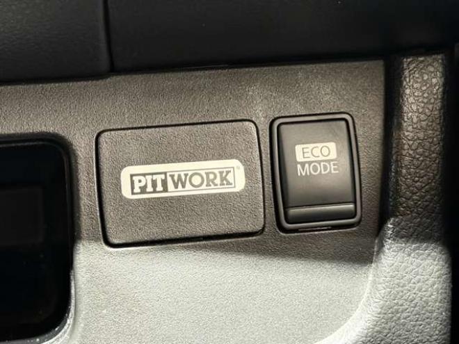 セレナ2.0 ハイウェイスター 4WD　防錆塗装4WDTVナビBカメ後席モニタETCドラレコ 2000