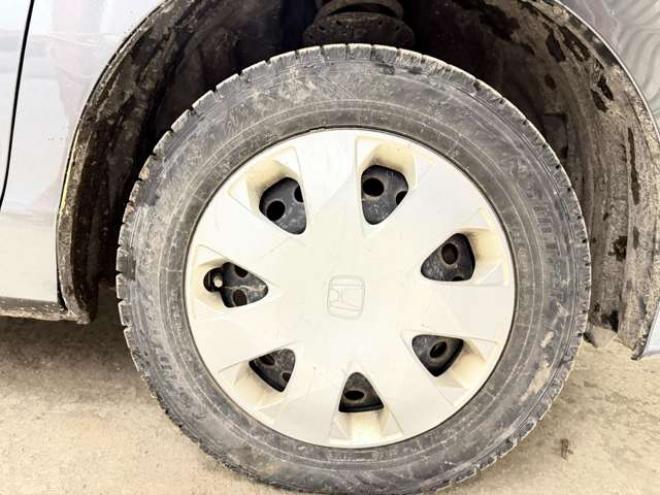 フリード1.5 G エアロ 4WD　防錆塗装4WDキーレスCDエンスタETC夏冬タイヤ 1500