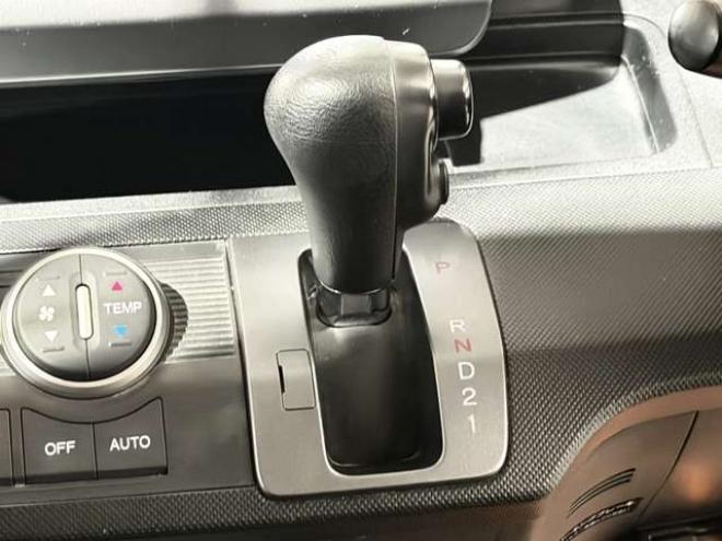 フリード1.5 G エアロ 4WD　防錆塗装4WDキーレスCDエンスタETC夏冬タイヤ 1500