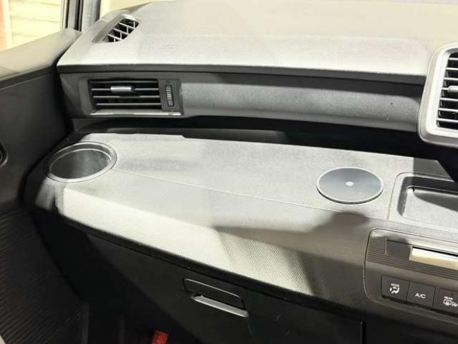 フリード1.5 G エアロ 4WD　防錆塗装4WDキーレスCDエンスタETC夏冬タイヤ 1500