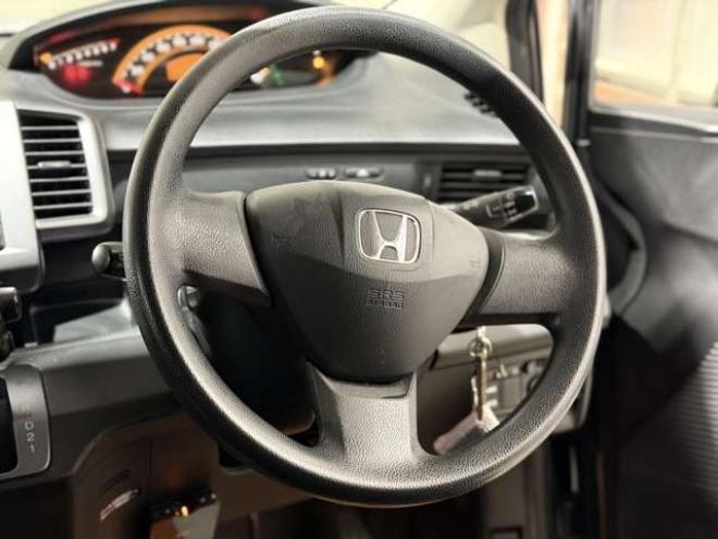 フリード1.5 G エアロ 4WD　防錆塗装4WDキーレスCDエンスタETC夏冬タイヤ 1500