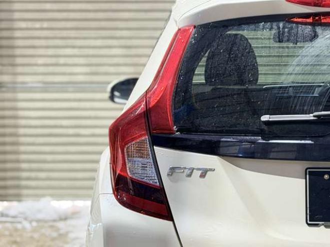 フィット1.3 13G Fパッケージ 4WD　防錆塗装4WDスマキーCD 1300