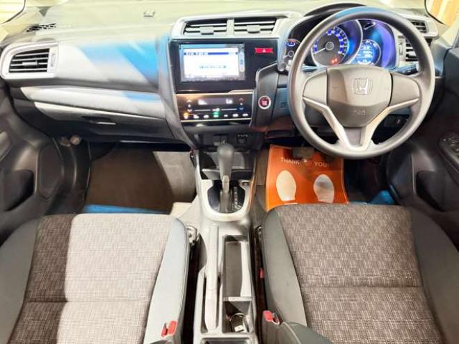 フィット1.3 13G Fパッケージ 4WD　防錆塗装4WDスマキーナビ 1300