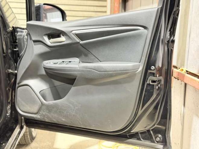 フィット1.3 13G Fパッケージ 4WD　防錆塗装4WDスマキーナビ 1300