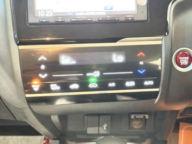 フィット1.3 13G Fパッケージ 4WD　防錆塗装4WDスマキーナビ 1300