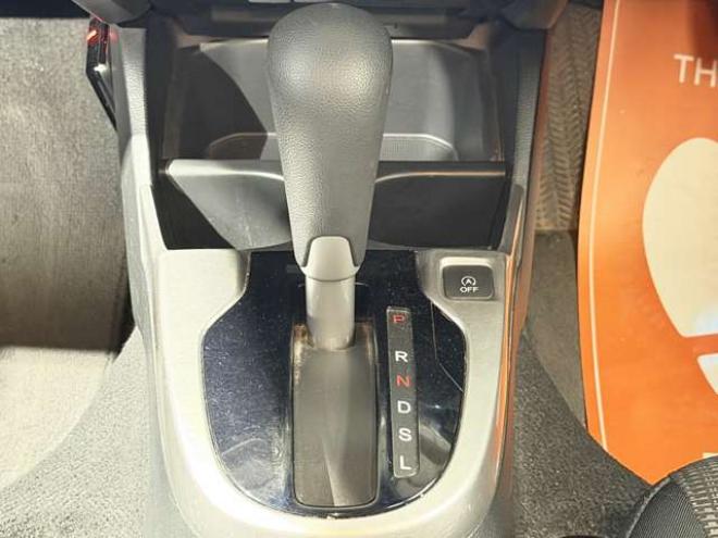 フィット1.3 13G Fパッケージ 4WD　防錆塗装4WDスマキーナビ 1300