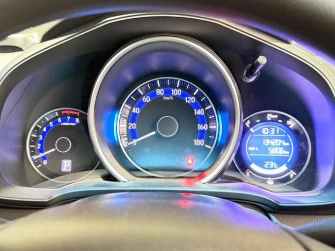 フィット1.3 13G Fパッケージ 4WD　防錆塗装4WDスマキーナビ 1300