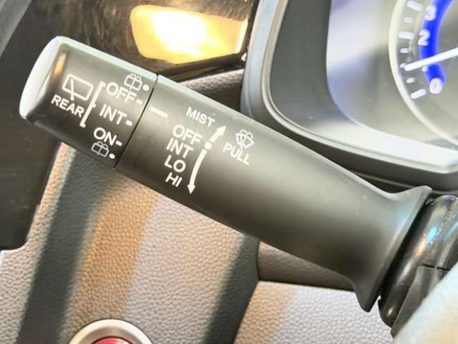 フィット1.3 13G Fパッケージ 4WD　防錆塗装4WDスマキーナビ 1300