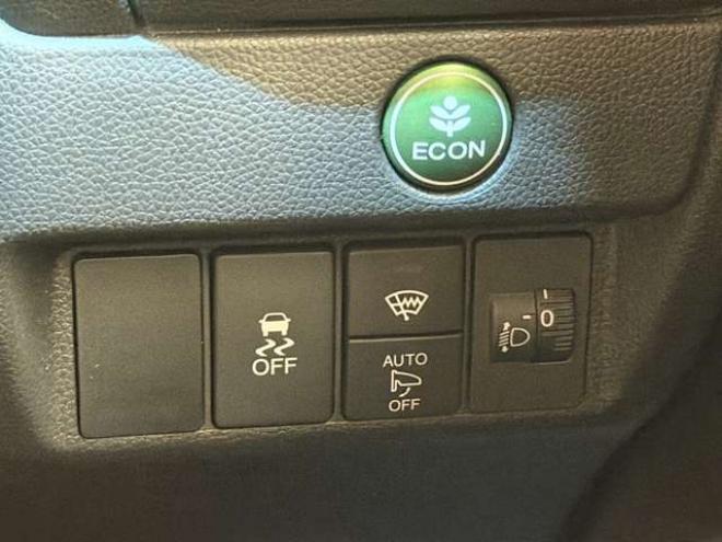 フィット1.3 13G Fパッケージ 4WD　防錆塗装4WDスマキーナビ 1300