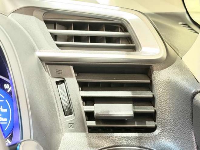 フィット1.3 13G Fパッケージ 4WD　防錆塗装4WDスマキーナビ 1300