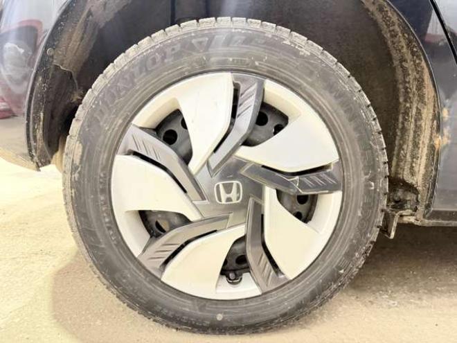 フィット1.5 ハイブリッド Fパッケージ 4WD　防錆塗装4WDエンスタCD 1500