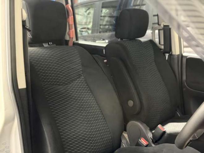 セレナ2.0 20S アンシャンテ 送迎タイプ オートステップ仕様 4WD　防錆塗装4WDスマキーCD 2000