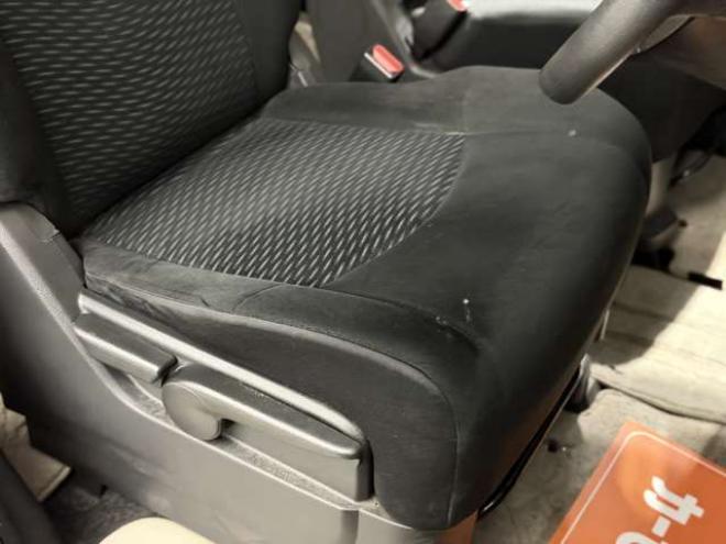 セレナ2.0 20S アンシャンテ 送迎タイプ オートステップ仕様 4WD　防錆塗装4WDスマキーCD 2000