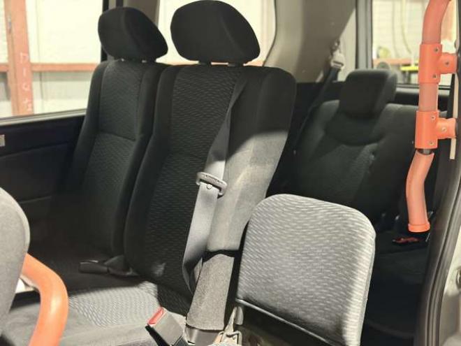 セレナ2.0 20S アンシャンテ 送迎タイプ オートステップ仕様 4WD　防錆塗装4WDスマキーCD 2000