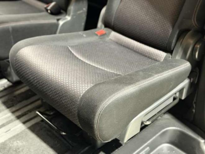 セレナ2.0 ハイウェイスター 4WD　防錆塗装4WDTVナビBカメETC 2000