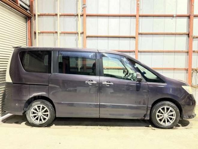 セレナ2.0 ハイウェイスター 4WD　防錆塗装4WDTVナビBカメETC 2000