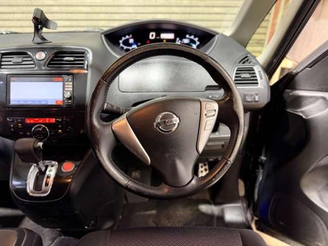 セレナ2.0 ハイウェイスター 4WD　防錆塗装4WDTVナビBカメETC 2000