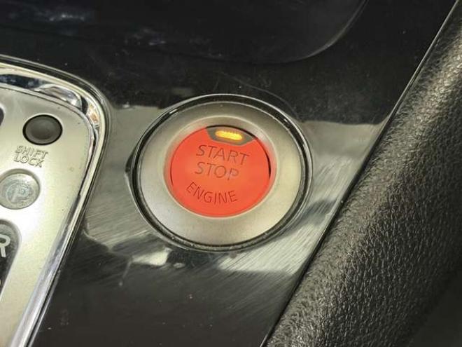 セレナ2.0 ハイウェイスター 4WD　防錆塗装4WDTVナビBカメETC 2000