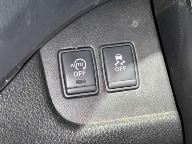 セレナ2.0 ハイウェイスター 4WD　防錆塗装4WDTVナビBカメETC 2000