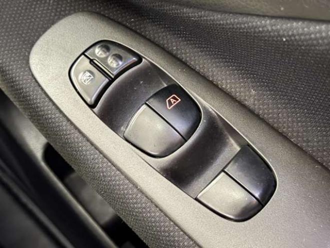 セレナ2.0 ハイウェイスター 4WD　防錆塗装4WDTVナビBカメETC 2000