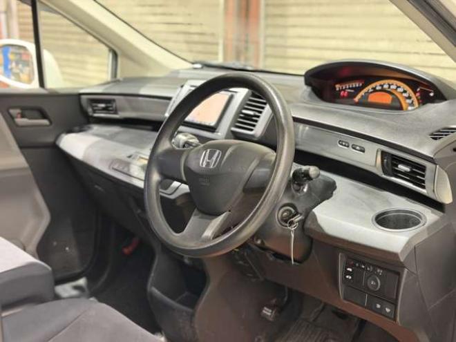 フリード1.5 G エアロ Lパッケージ 4WD　防錆塗装4WDキーレスTVナビETC 1500