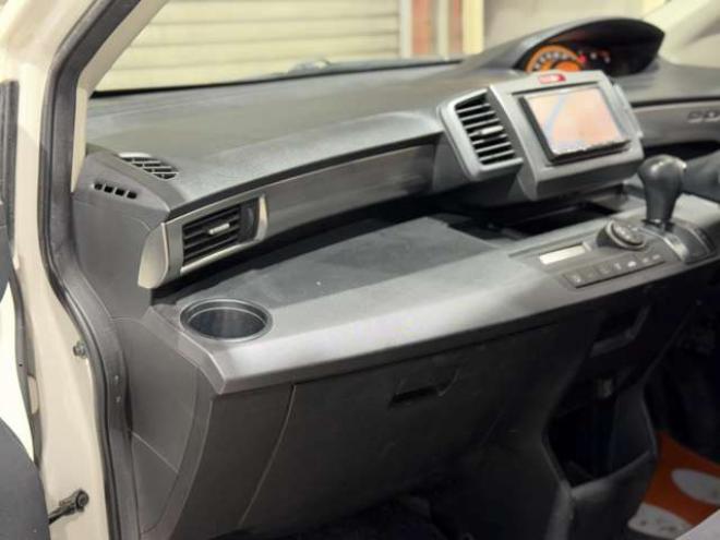 フリード1.5 G エアロ Lパッケージ 4WD　防錆塗装4WDキーレスTVナビETC 1500