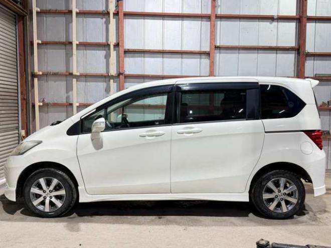 フリード1.5 G エアロ Lパッケージ 4WD　防錆塗装4WDキーレスTVナビETC 1500