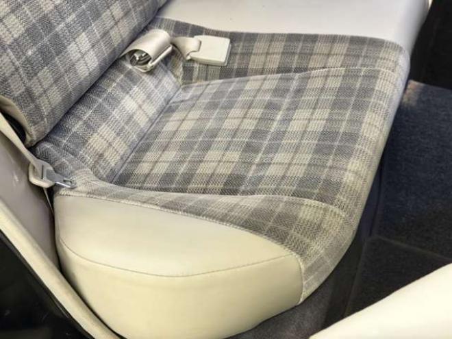 ラシーン1.5 タイプF 4WD　防錆塗装4WDキーレスCD 1500