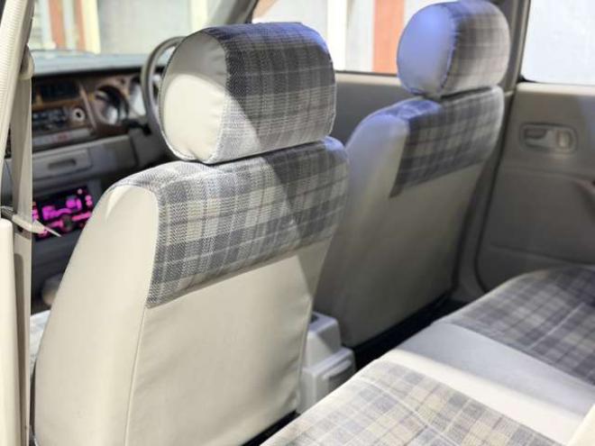 ラシーン1.5 タイプF 4WD　防錆塗装4WDキーレスCD 1500