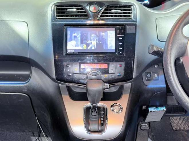 セレナ2.0 20X 4WD　防錆塗装4WDTVナビBカメETC後席モニタ 2000