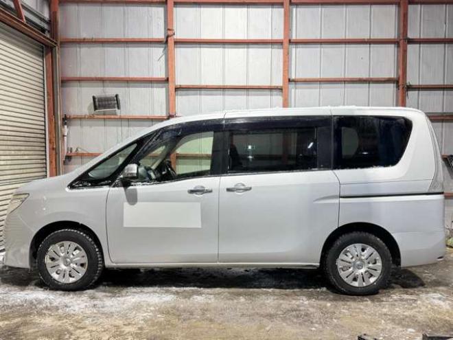 セレナ2.0 20X 4WD　防錆塗装4WDラジオナビETC 2000