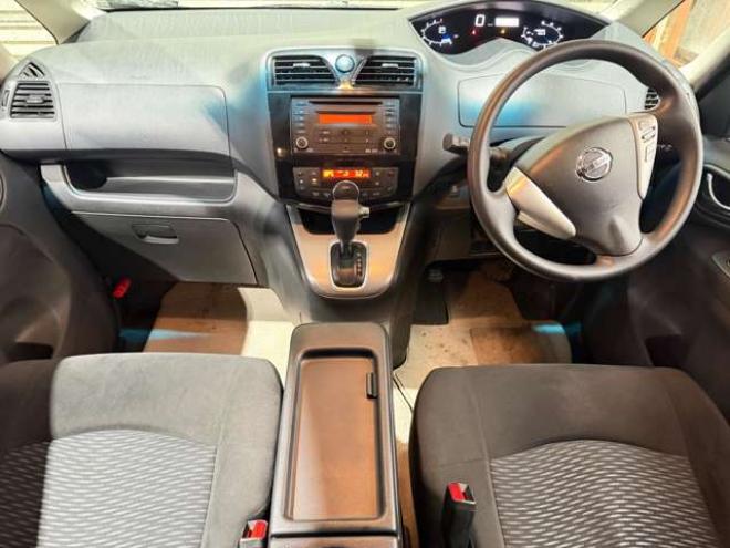 セレナ2.0 20S 4WD　防錆塗装4WDキーレスCDETC夏冬タイヤ 2000