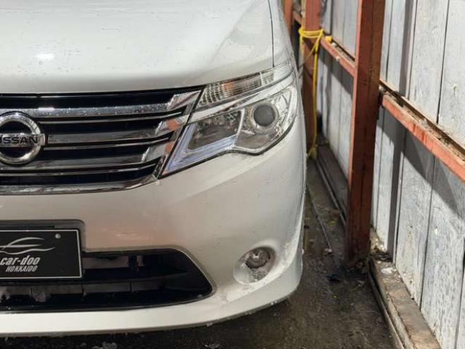 セレナ2.0 20S 4WD　防錆塗装4WDキーレスCDETC夏冬タイヤ 2000