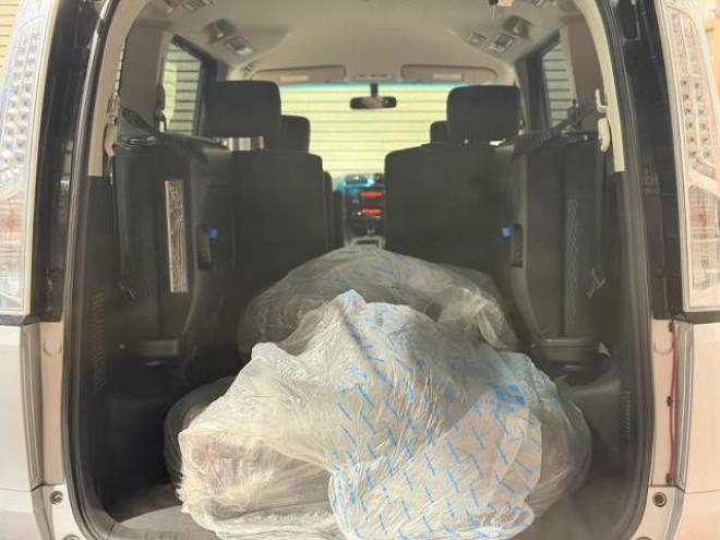 セレナ2.0 20S 4WD　防錆塗装4WDキーレスCDETC夏冬タイヤ 2000