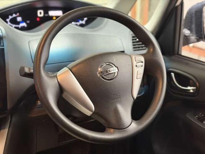 セレナ2.0 20S 4WD　防錆塗装4WDキーレスCDETC夏冬タイヤ 2000