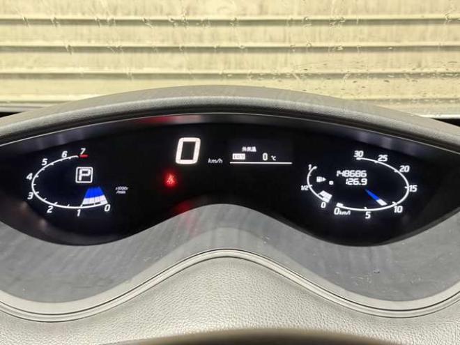 セレナ2.0 20S 4WD　防錆塗装4WDキーレスCDETC夏冬タイヤ 2000