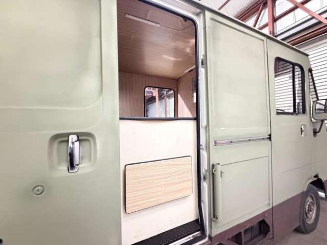 クイックデリバリークイックデリバリー　全塗装車キッチンカーレンタカーアップ 2WD 2400